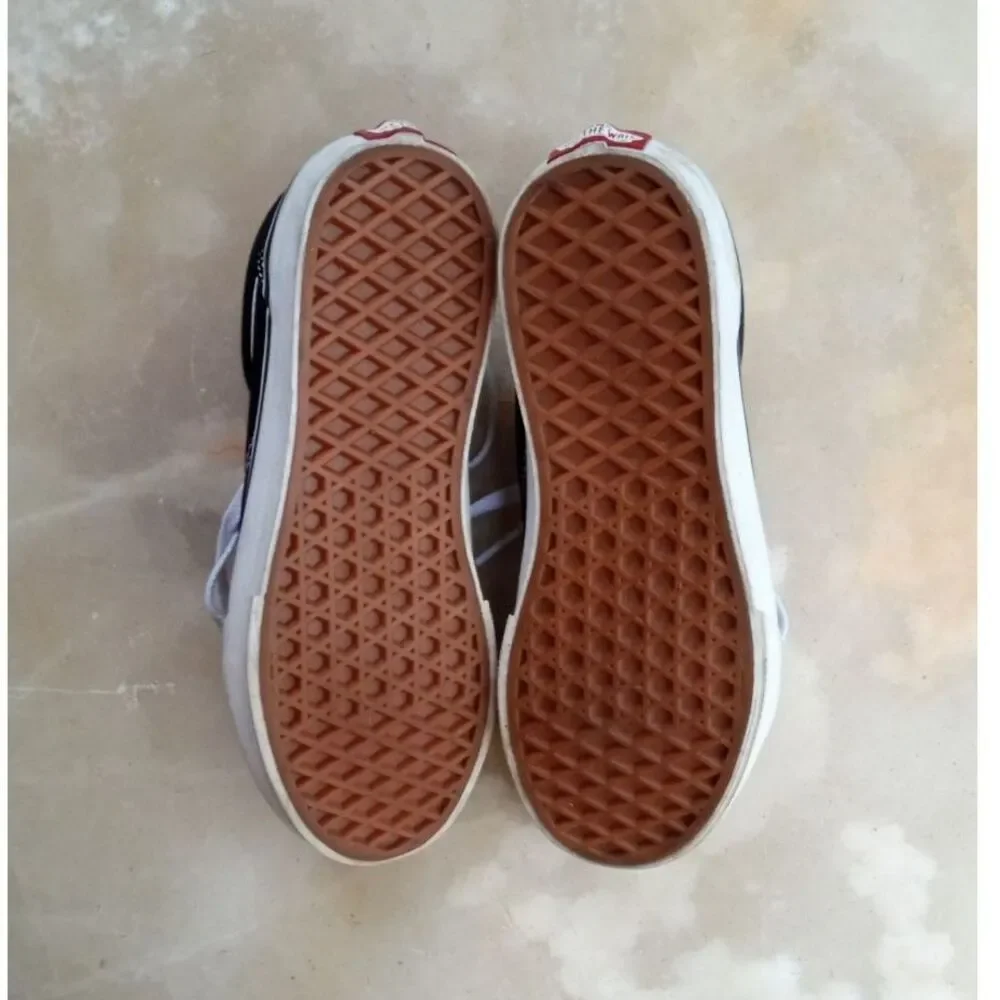 Van's Off-The-Wall Kid's size 3 Sneakers
